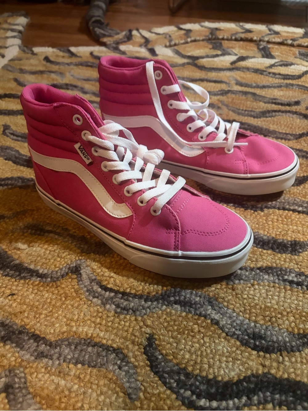 Vans Sk8-Hi High-Top Sneakers in Bright Pink and White 7.5 brand new